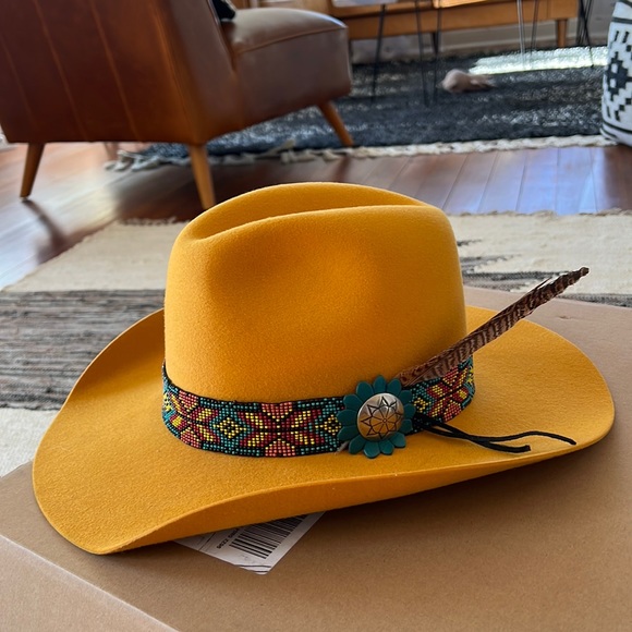 Charlie Horse Gold Digger Felt Hat 